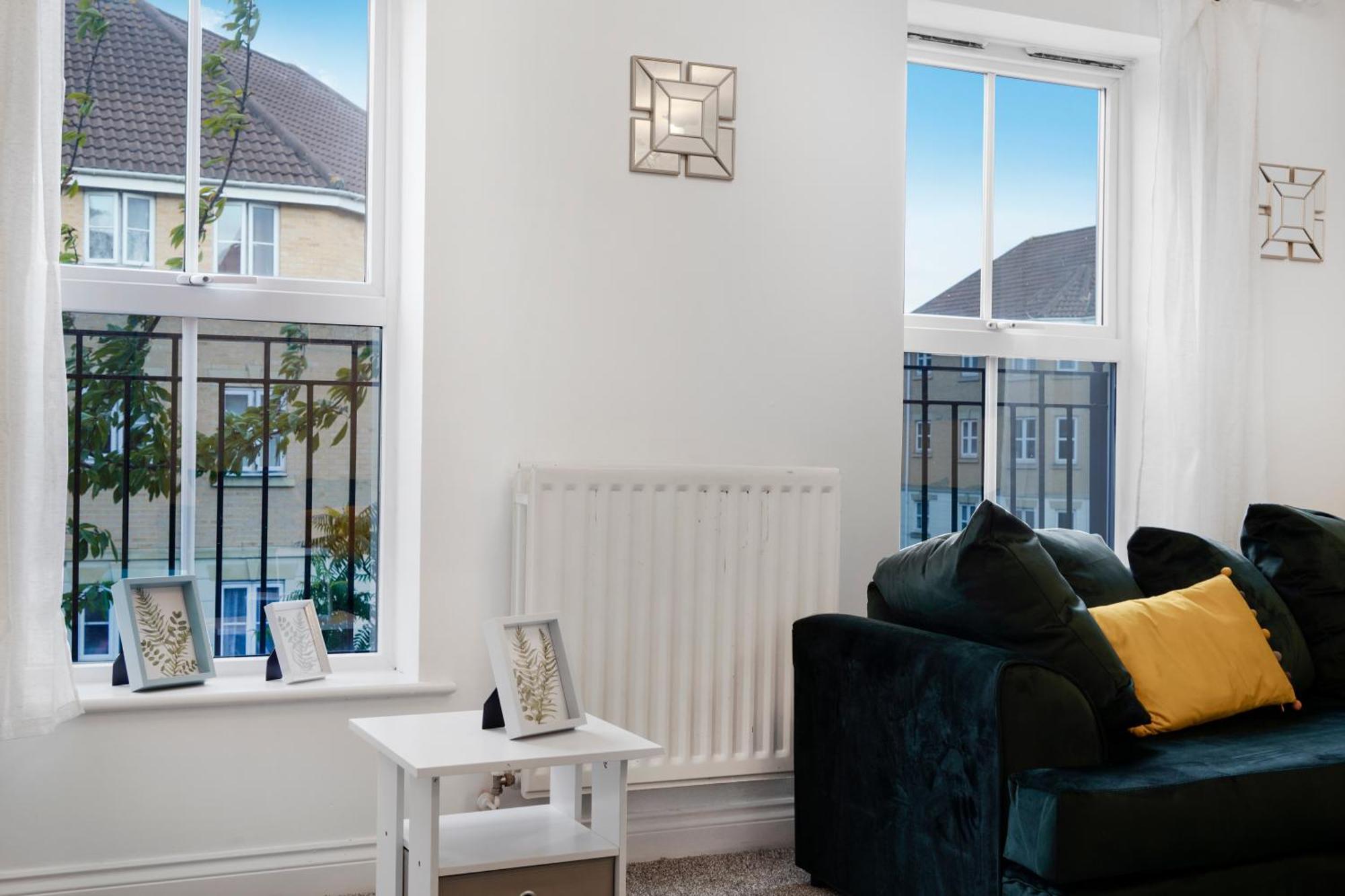 Station & Shops 3Min Walk I Heathrow 15 Mins I X2 Ensuites I Parking X2 Langley Marish Екстер'єр фото