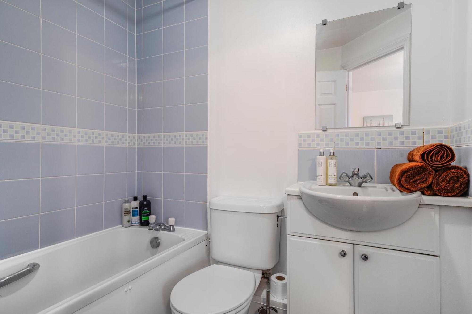 Station & Shops 3Min Walk I Heathrow 15 Mins I X2 Ensuites I Parking X2 Langley Marish Екстер'єр фото